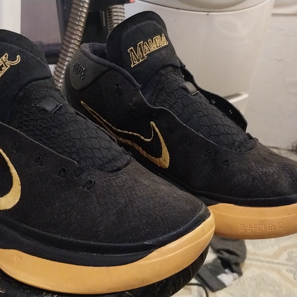 NIKE KOBE BRYANT AD MID BM CITY Yellow BLACK MAMBA